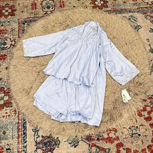 NWT Flora Nikarooz robe and silky pajama set medium